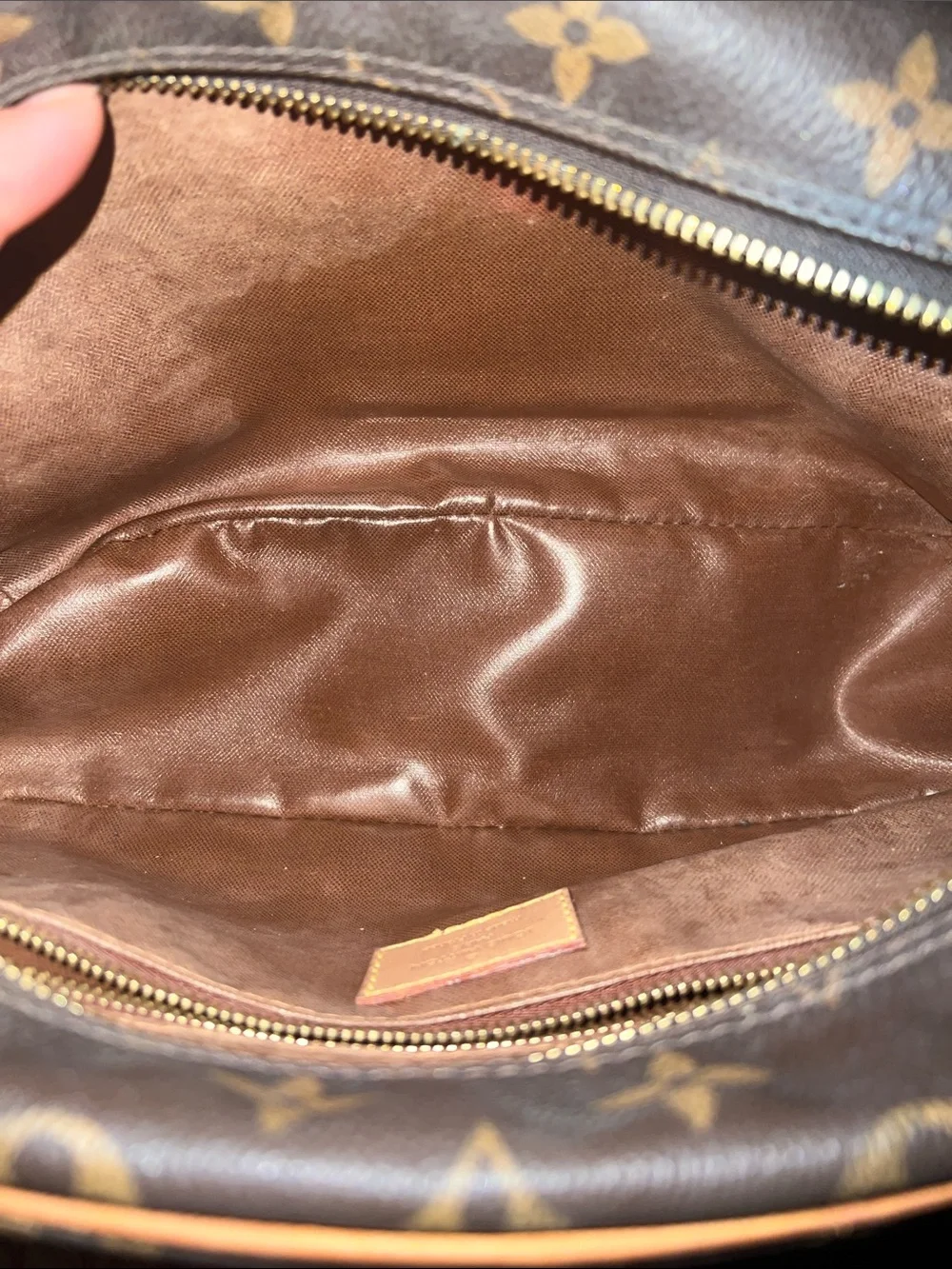 LOUIS VUITTON  Monogram Toiletry Bag 25